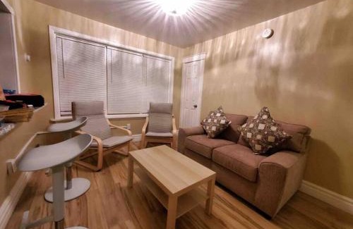 Niagara Falls Apartment | Comfortable getaway Single bedroom full apartment