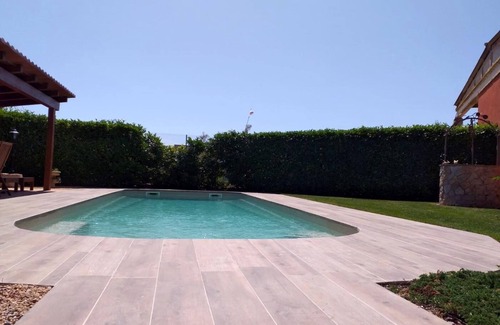 Fontcoberta Cottage | Comfortable house near Banyoles. Spacious space with barbecue and private pool.