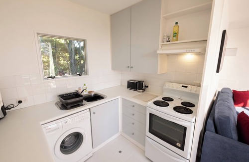 Christchurch Apartment | Comfortable in Central Christchurch + Park Views