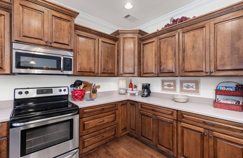 Houston House | Comfortable lakefront home on Smith Lake w/easy water access & Sea Doo rental!