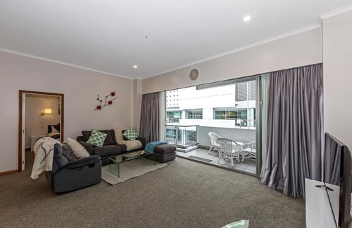 Auckland Central Business District Apartment | Comfortable Princes Wharf 2BR Apartment for up to 6 guests
