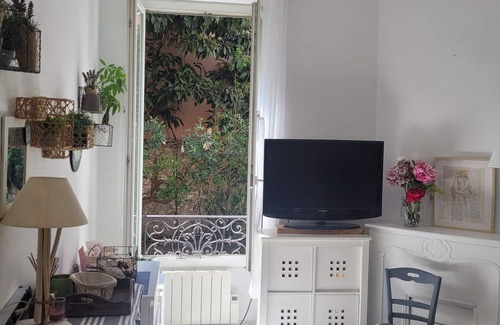 Nice Apartment | Comfortable, quiet and close to everything in the Nice style