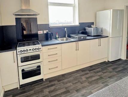 Easton House | Comfortable Room in Redfield - Easy City Access
