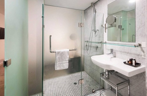 Perth House | Comfortable Room With Fantastic Rooftop Views