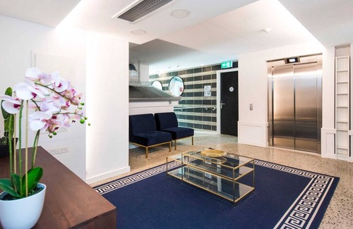 Perth House | Comfortable Room With Fantastic Rooftop Views