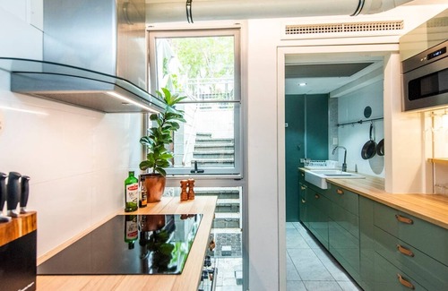 Perth House | Comfortable Room With Fantastic Rooftop Views