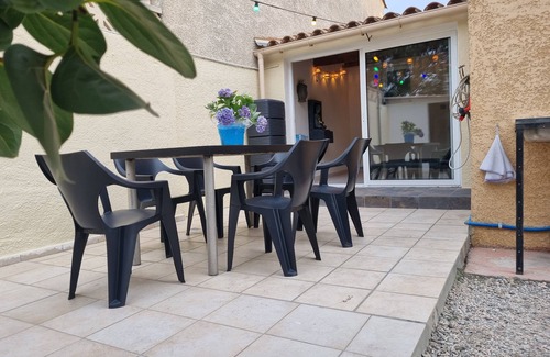 Sigean Villa | Comfortable single-storey villa with garage, parking, veranda terrace.