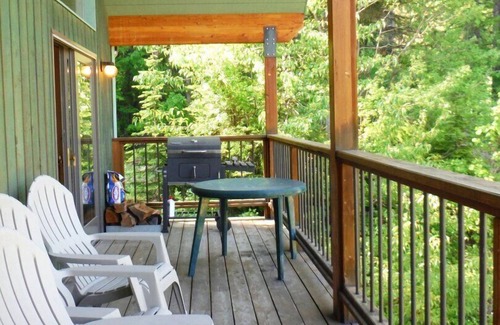 Whitefish Cabin | Comfortable & Spacious Ski-In/Ski-Out Cabin