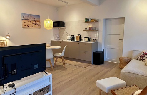 Municipality of Bergen Apartment | Comfortable studio located just 200 meters from Bergen aan Zee beach.