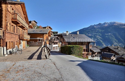 Grimentz Apartment | Comfortable studio for 2 people, living room with 2 beds, kitchen area with dishwasher, shower-WC, s