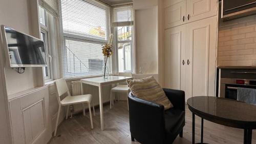 Hammersmith Broadway Apartment | Comfortable studio west London