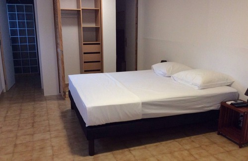 Le Gosier House | Comfortable T1 in gîte with 2 other accommodations - a studio and a T1