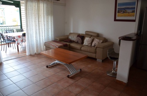 Bas du Fort Apartment | Comfortable T3 with pool and beach