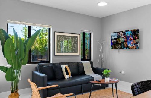 Allapattah Apartment | Comfortable Townhouse - Free Parking Included