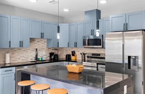 Allapattah Apartment | Comfortable Townhouse - Free Parking Included