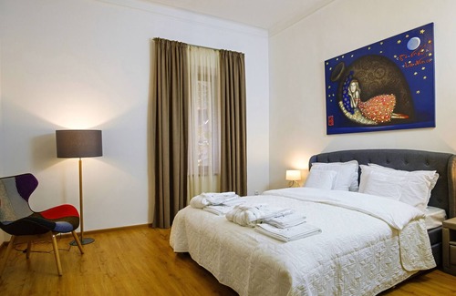 Sololaki Apartment | Comfortable two-bedroom apartment in Sololaki, near Liberty Square
