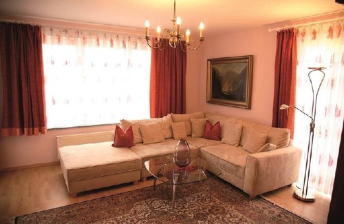 Neualbenreuth Apartment | Comfortably furnished maisonette apartment with fully equipped kitchen