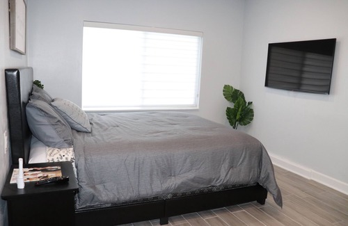 Hollywood Apartment | Comfy 1-BR Studio in South Florida Near beach - AC, Washing Machine, Netflix