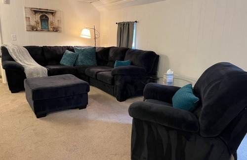 Clifton Park Apartment | Comfy 2 Bedroom in Convenient Clifton Park Location