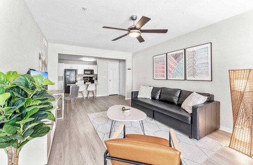 Pleasant Valley Apartment | Comfy 2BR King Suite w Gym close to DT