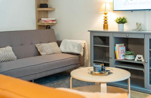Roundhay House | Comfy 3 BR with Sofa Bed Near Roundhay