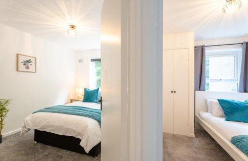 Roundhay House | Comfy 3 BR with Sofa Bed Near Roundhay