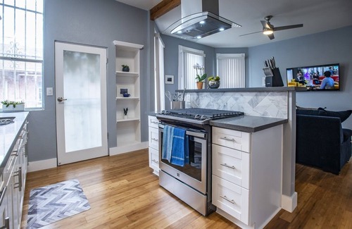 Los Angeles House | Comfy and Luxury, 5 mins from USC, Banc Cal Stadium and The Coliseum