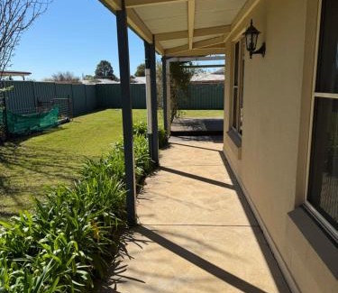 Central Mudgee House | Comfy and relaxing stay - Rest Easy Mudgee Cottage