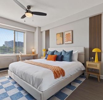 Radnor - Fort Myer Heights Apartment | Comfy Arlington Gem - Easy Metro Access & Parking