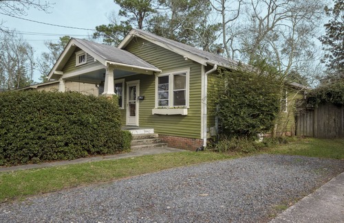Wilmington House | Comfy bungalow - HEATED POOL! pets ok