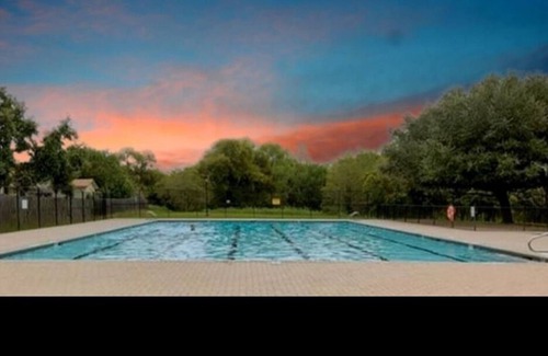 Austin House | Comfy & Classy Boutique Home *Long Term Discounts*