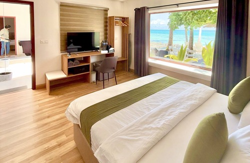 Dhiffushi Hotel | Comfy Cool Breeze by eMzaz