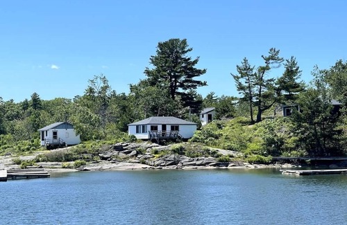 Carling Cabin | Comfy Cottage in Georgian Bay - Rockwood #9