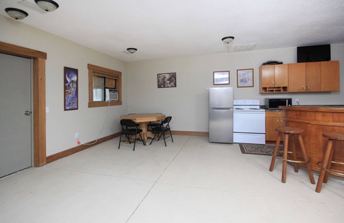 Littleport Cabin | Comfy Country Cabin + Event Space w/Fire Pit & Lake Access