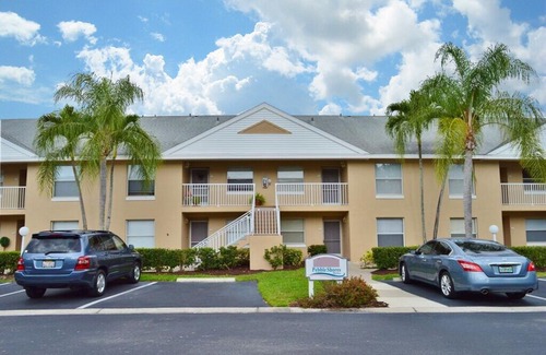 Palm River Estates Condo | Comfy-Cozy Condo in Great North Naples Location