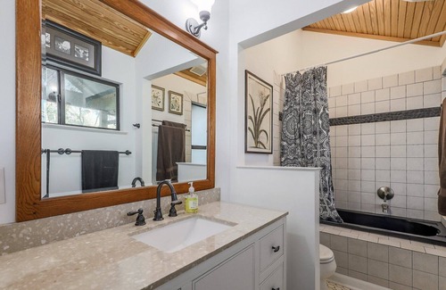 Barton Heights House | Comfy, cozy, private 2 bedroom home in Zilker.