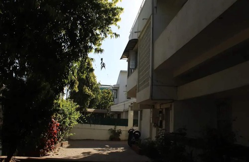 Vadodara House | Comfy cozy sprawling bungalow for leisure/business trip