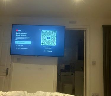 Hacton House | Comfy En-suite King Size room