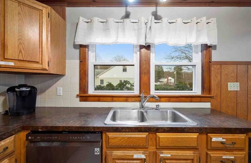 Oneonta House | Comfy furnishings, nice yard, peaceful neighborhood