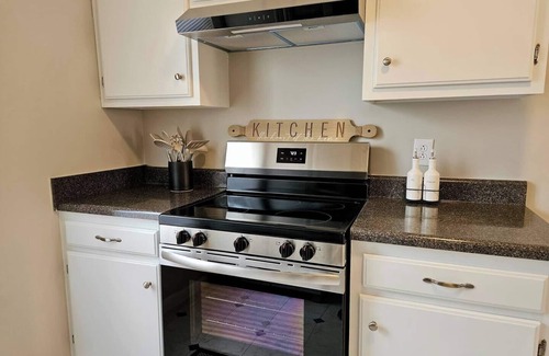 Murfreesboro House | Comfy Home with 4 Beds - 10 mins to Downtown
