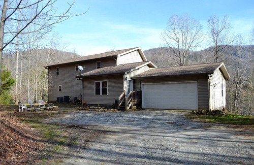 Hendersonville House | Comfy Mountain Home Near Everything Yet Private