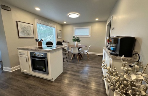 Near East Columbus House | Comfy Oasis 2b/2b Private Home