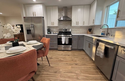 Mission Hills House | Comfy Pet-Friendly Ranch – Your Home Away from Home
