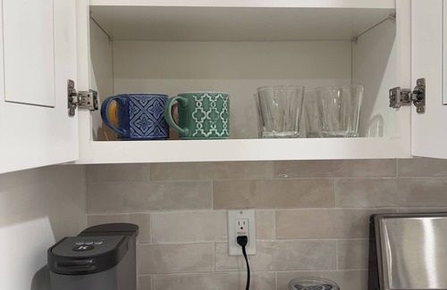 Mission Hills House | Comfy Pet-Friendly Ranch – Your Home Away from Home