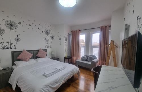 Norwich Apartment | Comfy Rooms Close to Airport