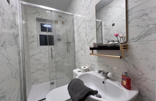 Norwich Apartment | Comfy Rooms Close to Airport