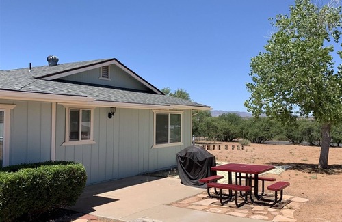 Cornville House | Comfy Rustic Cottage Feel, Close to Wineries! Page Springs - S026