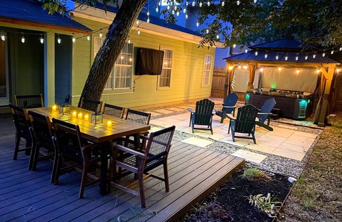 Cherrywood House | Coming to you Live from Austin!