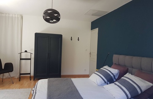 Quins House | Comme une Sieste à L'ombre des Grands Arbres
