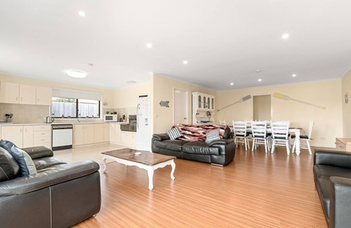 Rye House | Como Beach Retreat In Rye